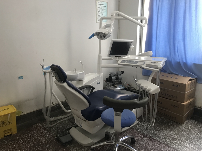 牙科综合治疗椅图片
